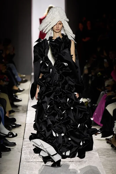 Look 19